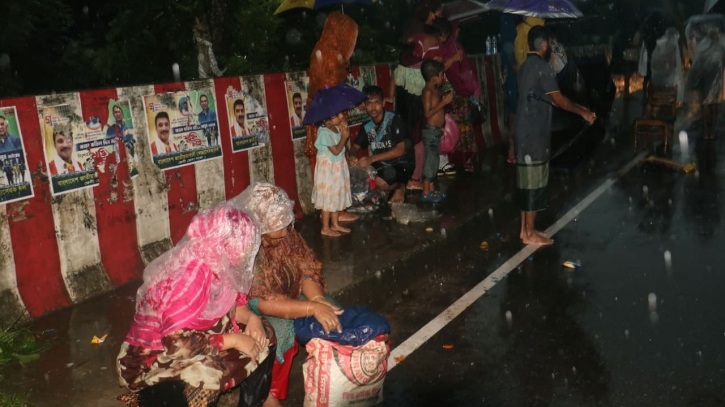 ‘আমাদেরকে বাঁচান’ আর্তনাদে বিভীষিকাময় এক রাত